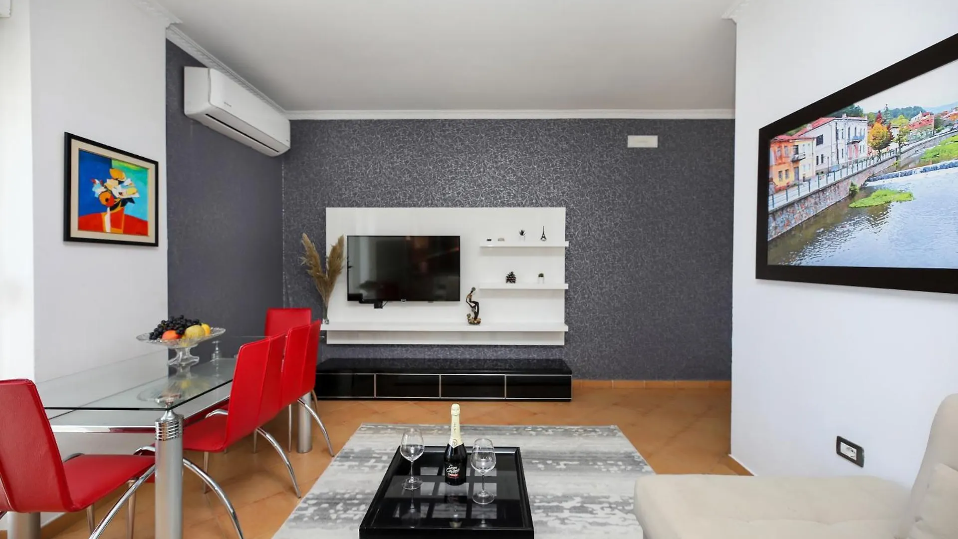 Jimi Apartments 2 فلورا