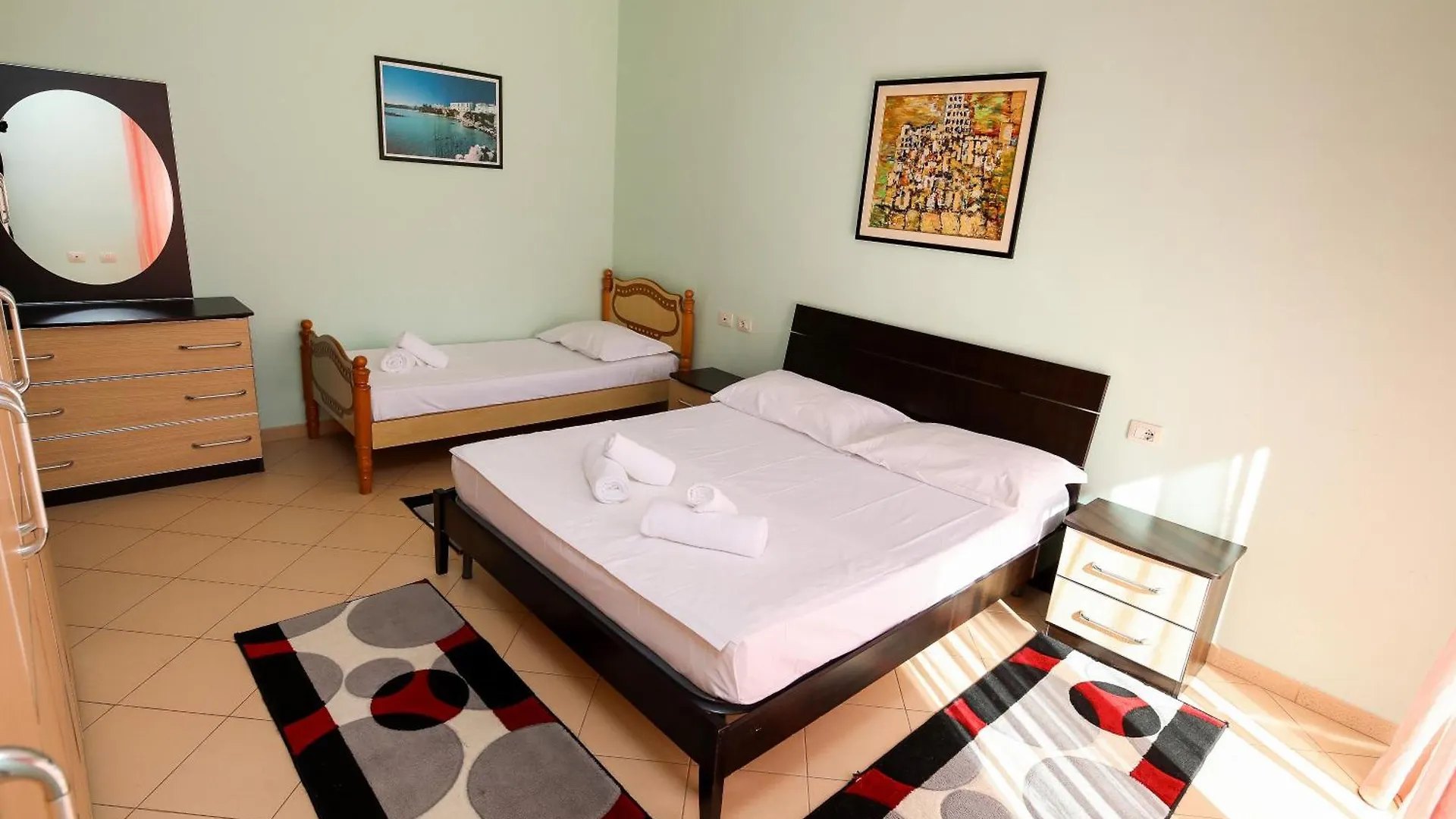 Jimi Apartments 2 فلورا