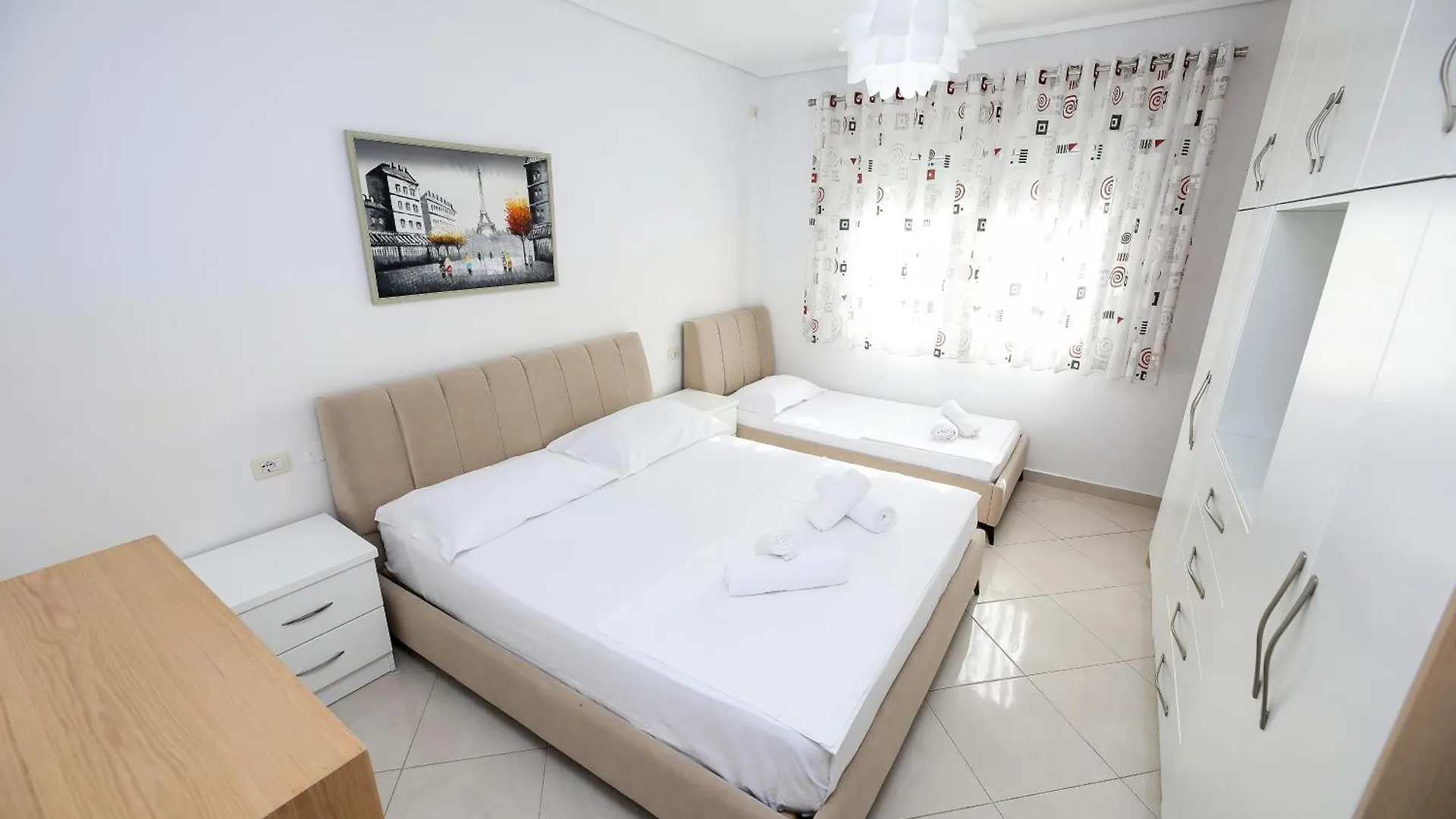 Jimi Apartments 2 فلورا