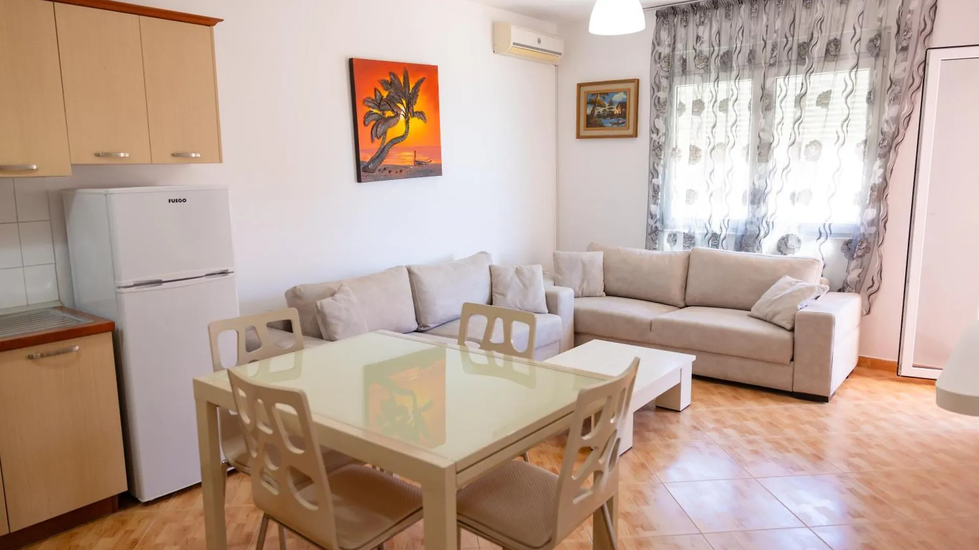 Jimi Apartments 2 فلورا